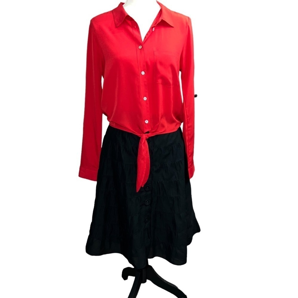 Romeo and Juliet Couture (NWT) Long Sleeve, Front Tie Top Size Medium - Picture 2 of 11